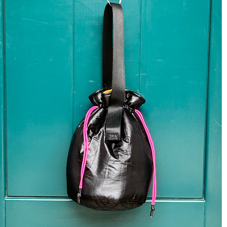 Pouch bag skydive