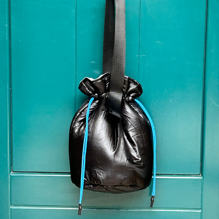 Pouch bag skydive